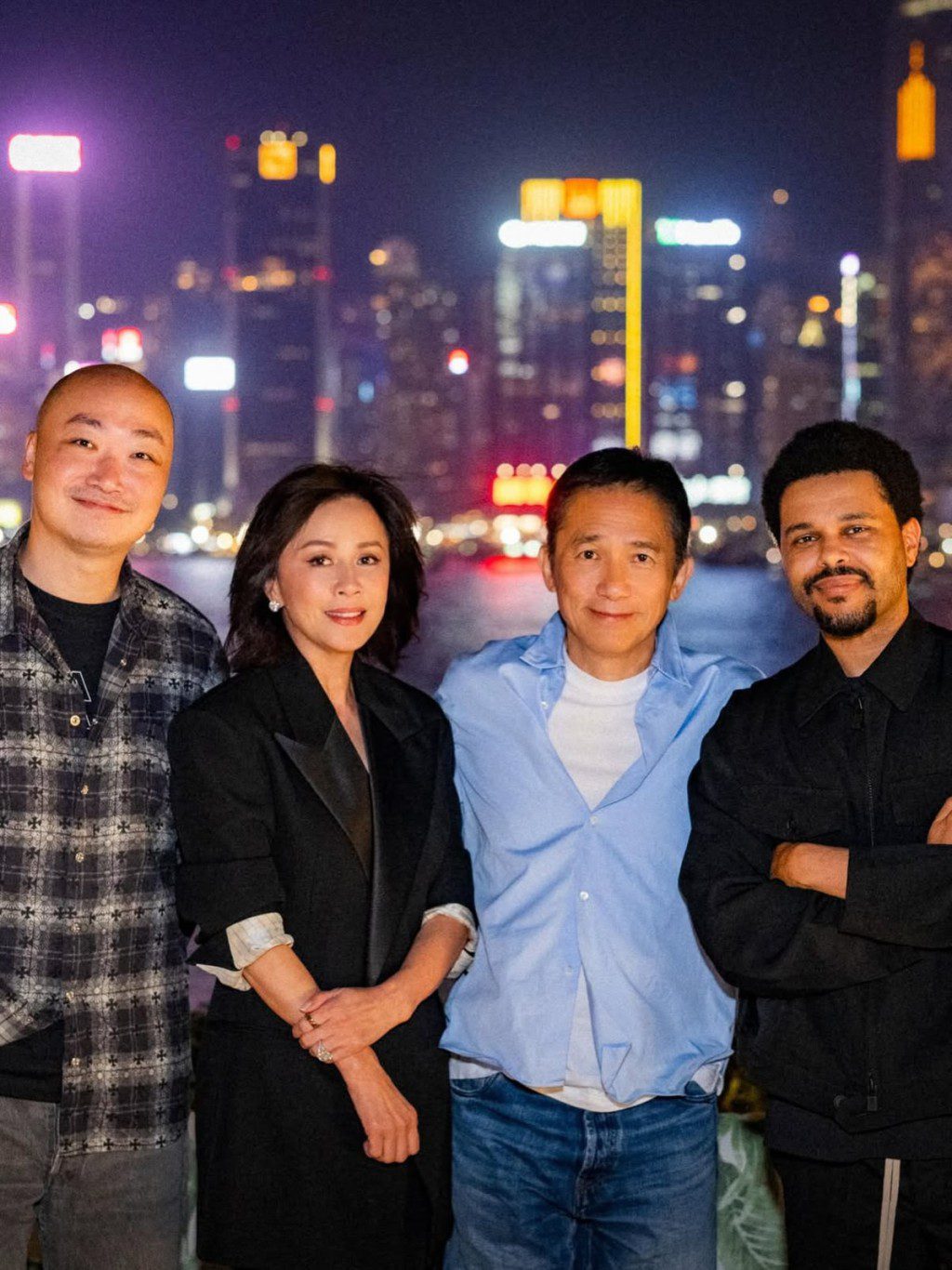 梁朝偉與劉嘉玲聯同好友為剛抵港的 The Weeknd 設宴,合照記錄這次跨界相聚。
