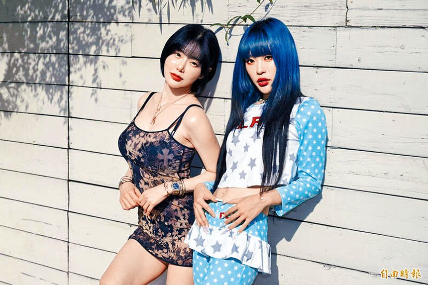 ■DJ SODA(左)與台灣女團HUR+成員C.Holly(右)透過IG通訊,促成跨國合作。 自由時報
