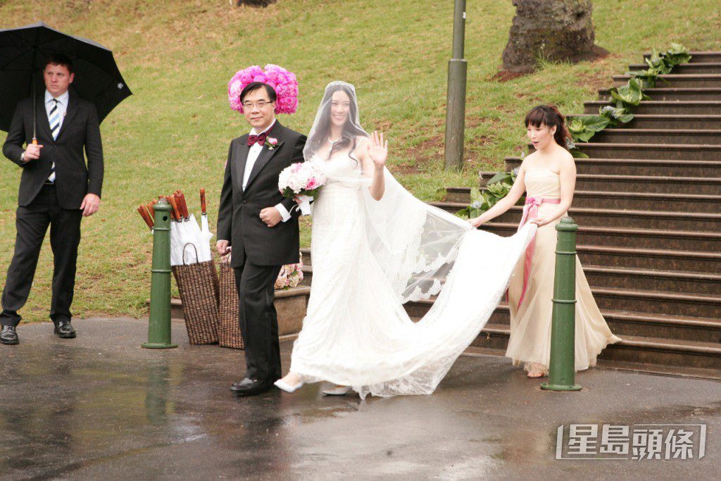 據悉婚禮花費達7億元,包括場地、接待、包機及賓客食宿等費用。