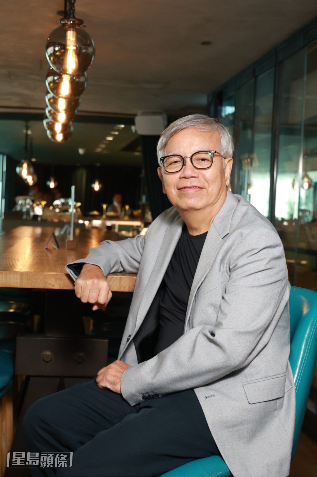 他表示最享受演員工作，能體驗不同人生角色。
