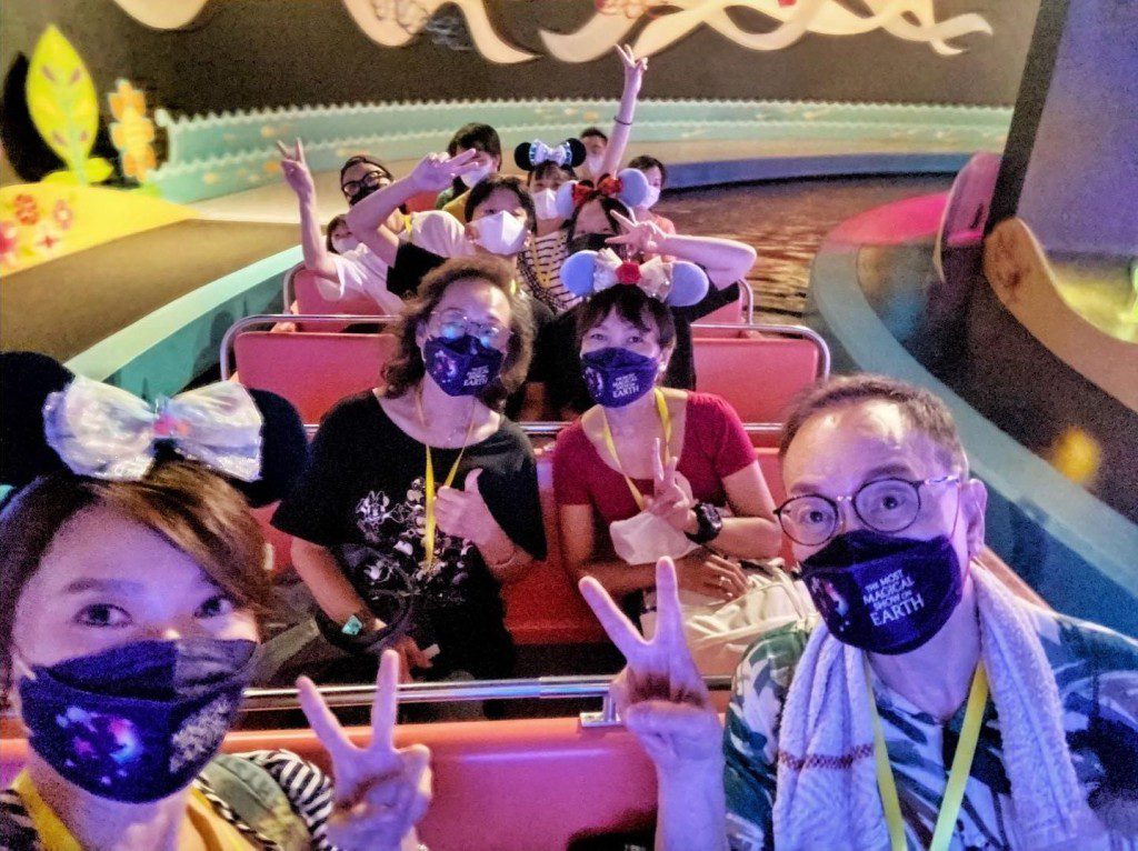 周家怡有空時便會陪伴家人。