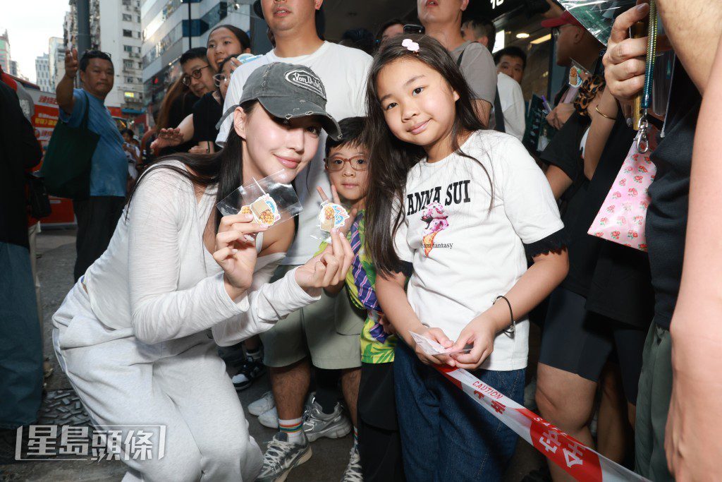 原來喬美莎相當受小朋友歡迎。