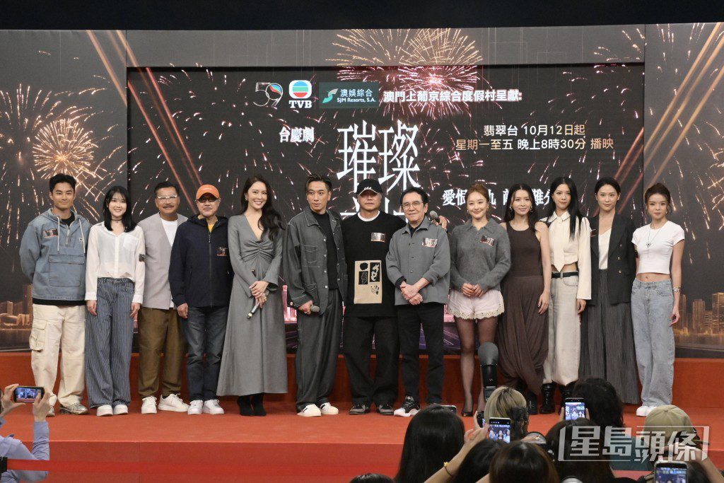 李成昌(左四)在活動上談及對盧宛茵爆料風波的看法。