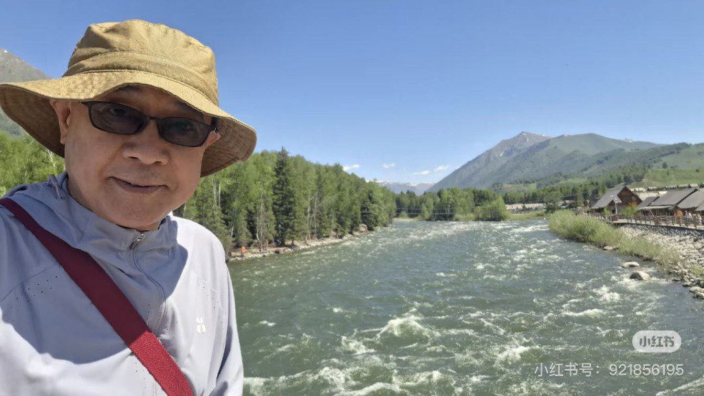 李成昌早前分享到北疆旅遊的照片。