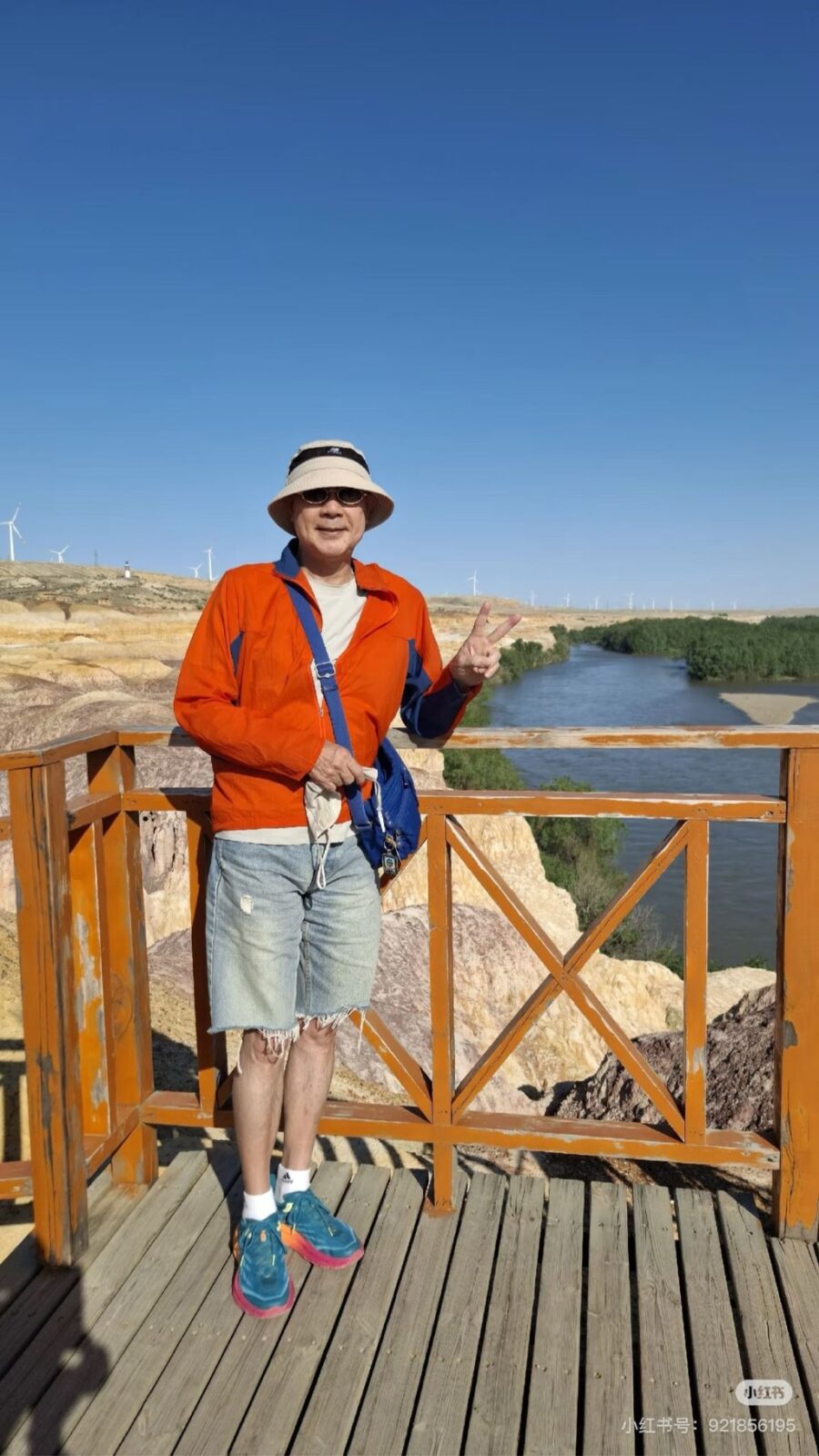 李成昌早前分享了多張到北疆旅遊的相片。