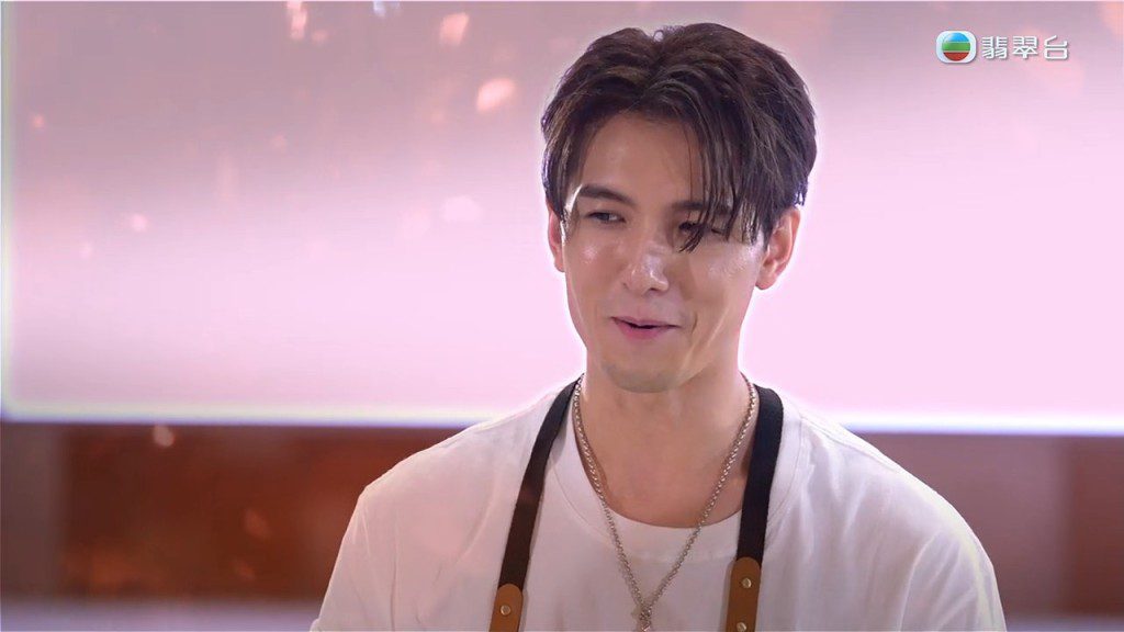 憑藉俊朗的混血外貌,方智弘在真人騷《女神配對計劃2》中人氣急升。
