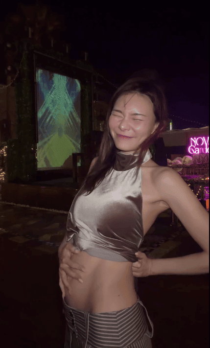 五索為自己成功的惡作劇開懷大笑,顯得非常得意。