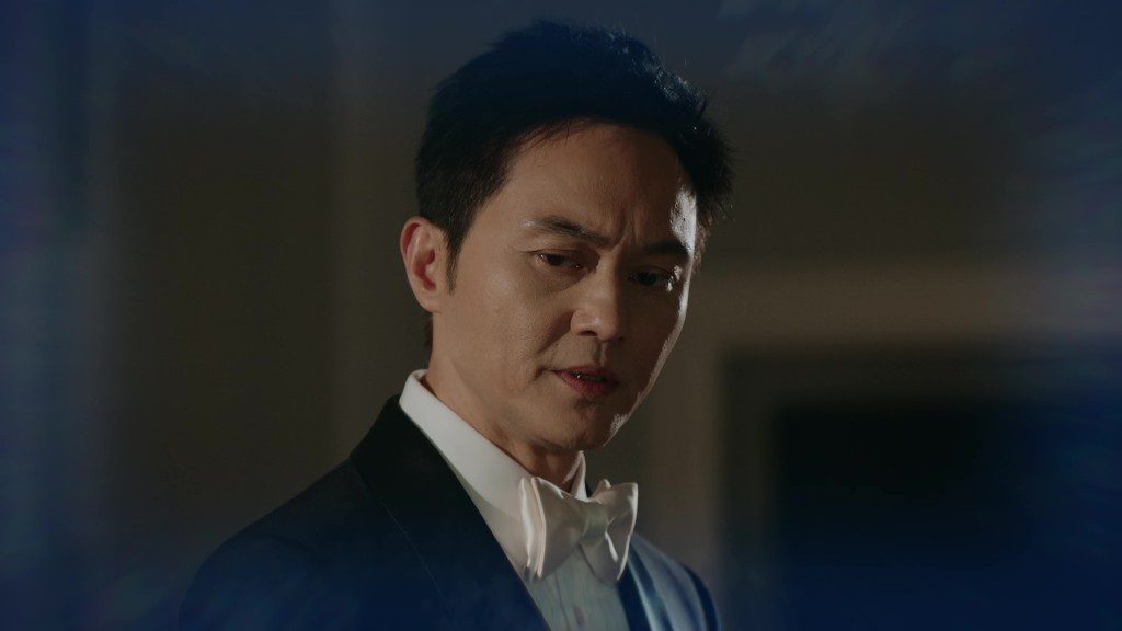 張智霖飾演的官孝賢,在劇中艷福不淺。