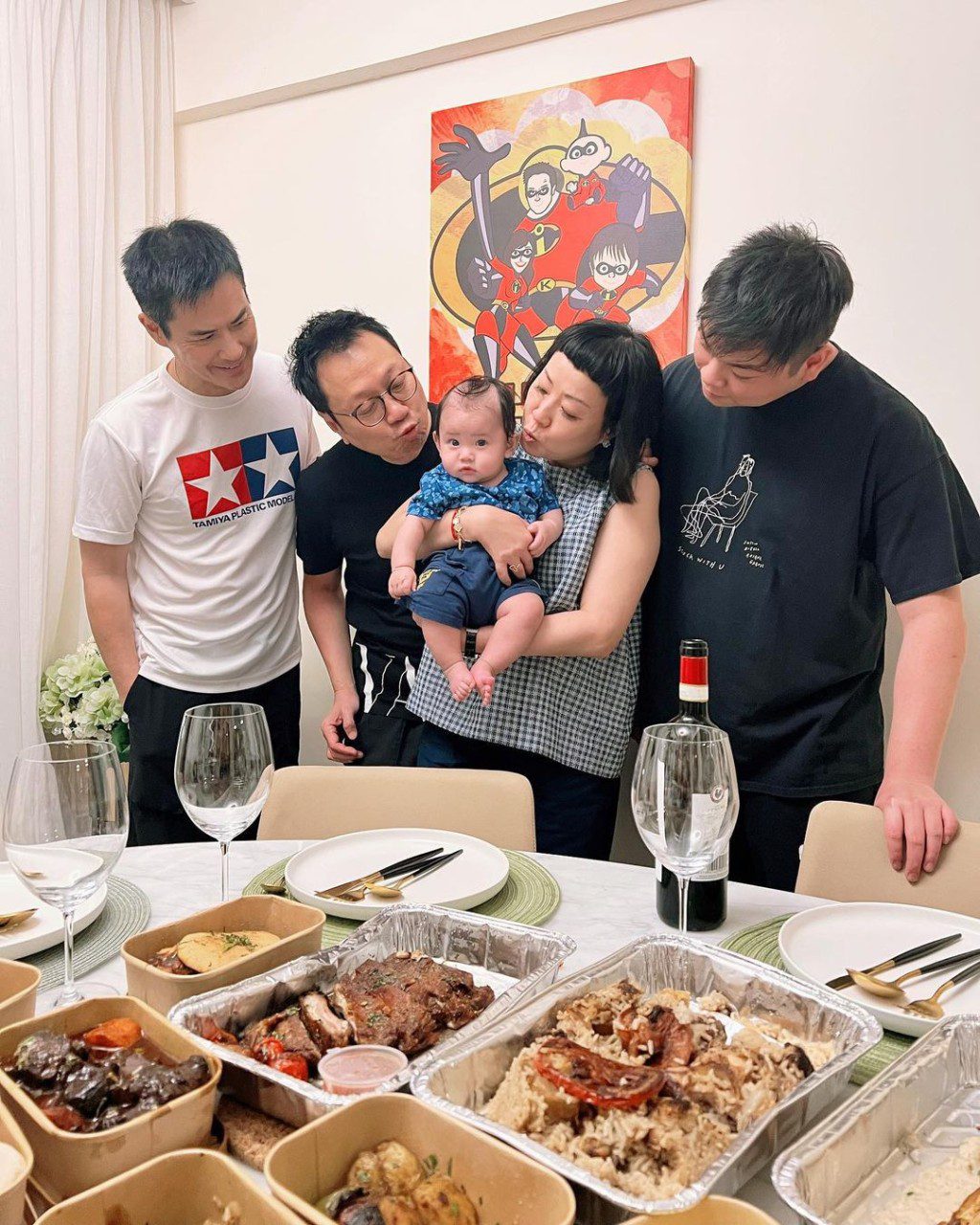 黎耀祥一家去年也曾到訪他們的家。
