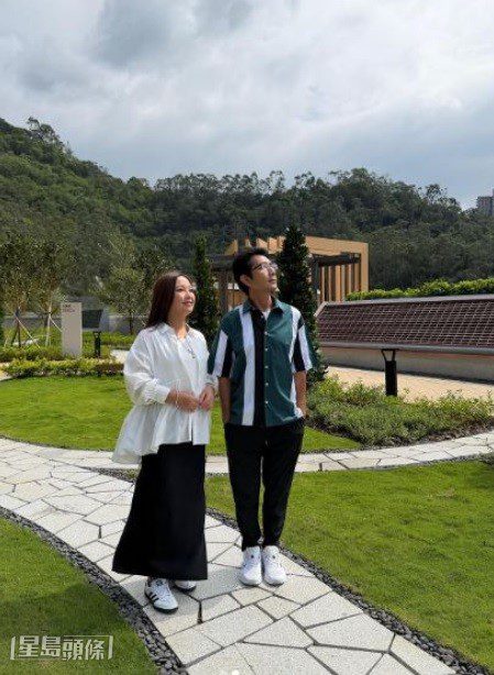 妹頭指平時主持節目可以NG重來，但舞台劇必須一Take過，令她非常緊張。
