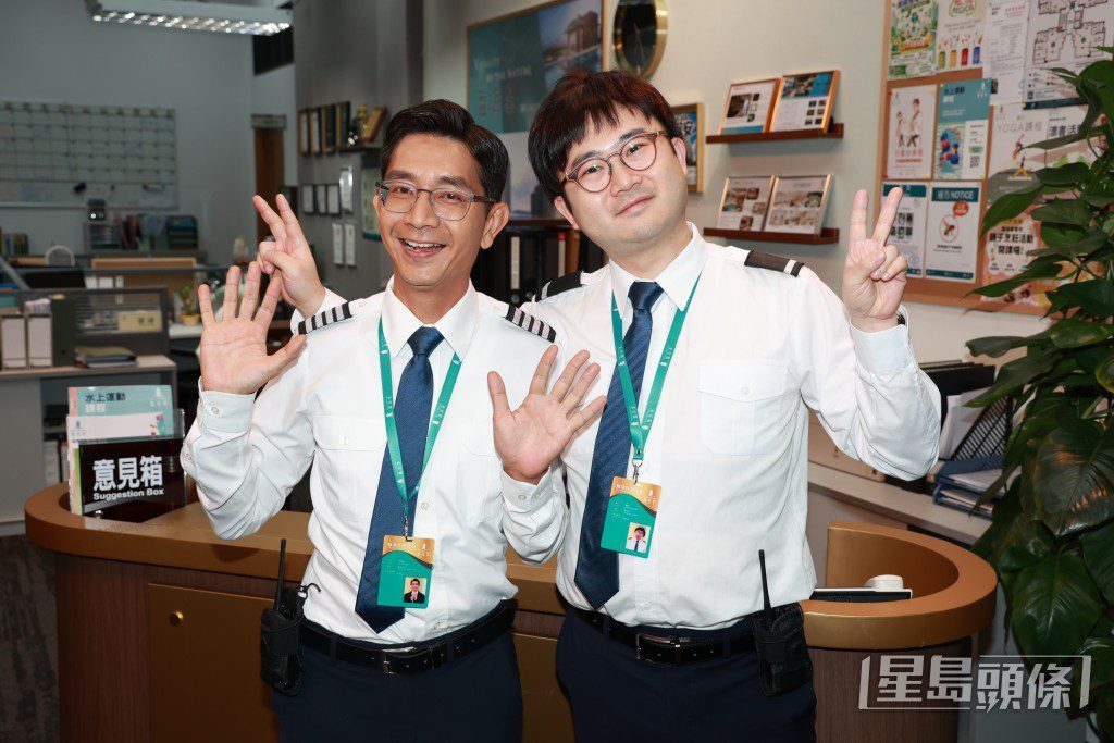 麥沛東（右）飾演工作態度懶散的「麥峰」。