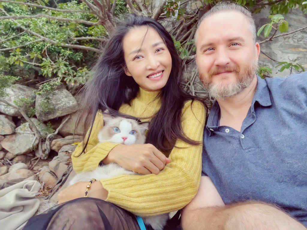 布偉傑有過兩段婚姻，均是離婚收場。