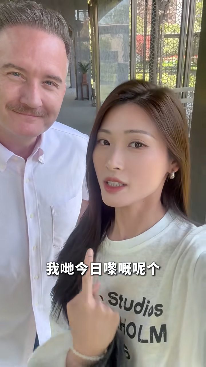 布偉傑曾進軍內地地產界。