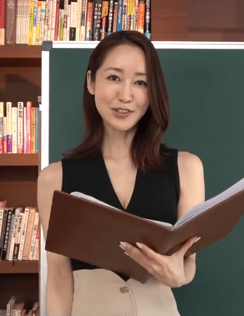 篠田優在業界極受歡迎。