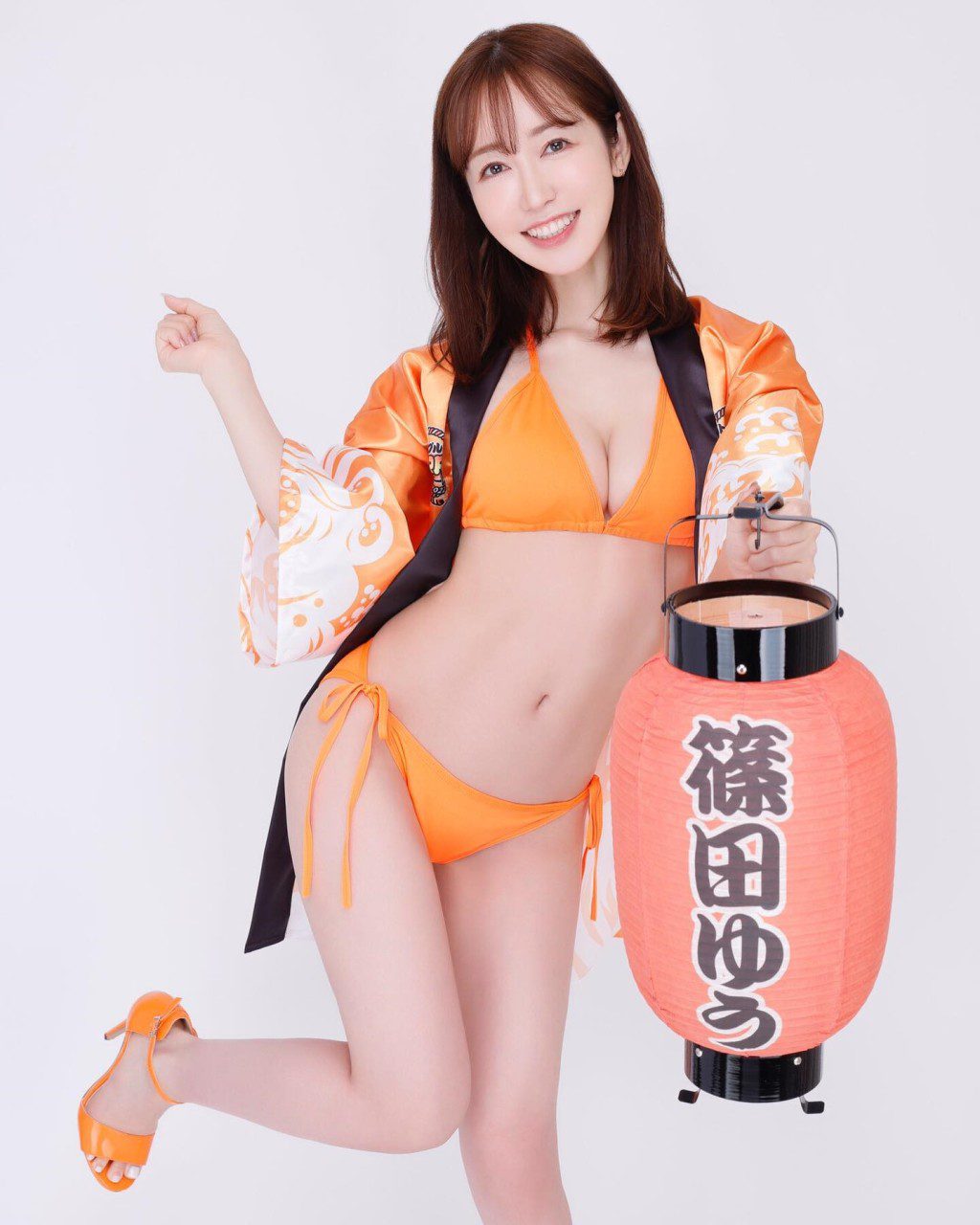 篠田優頗具氣質。