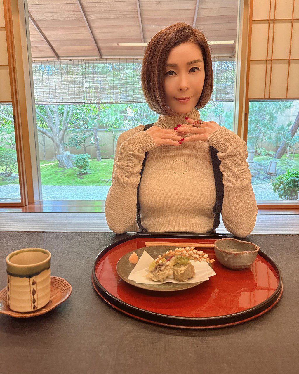 伍詠薇保養得宜。