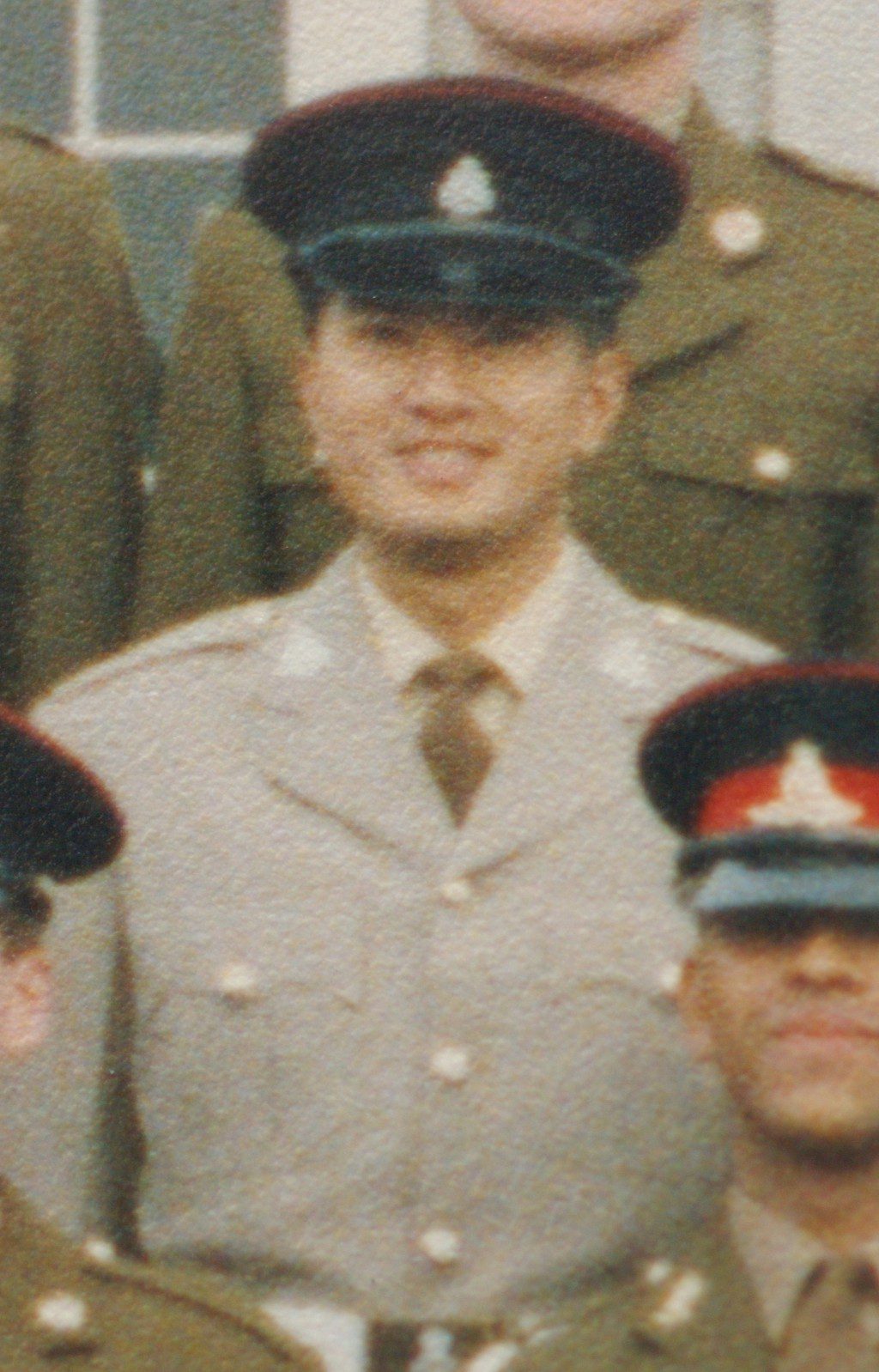鄧梓峰年輕時曾獲選到英國皇家軍事學院接受軍官訓練。