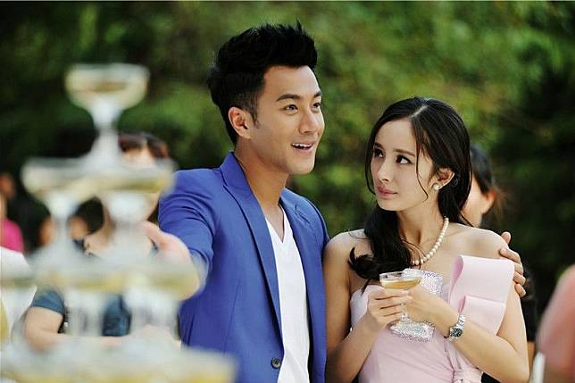 楊冪與劉愷威於2018年結束婚姻關係。