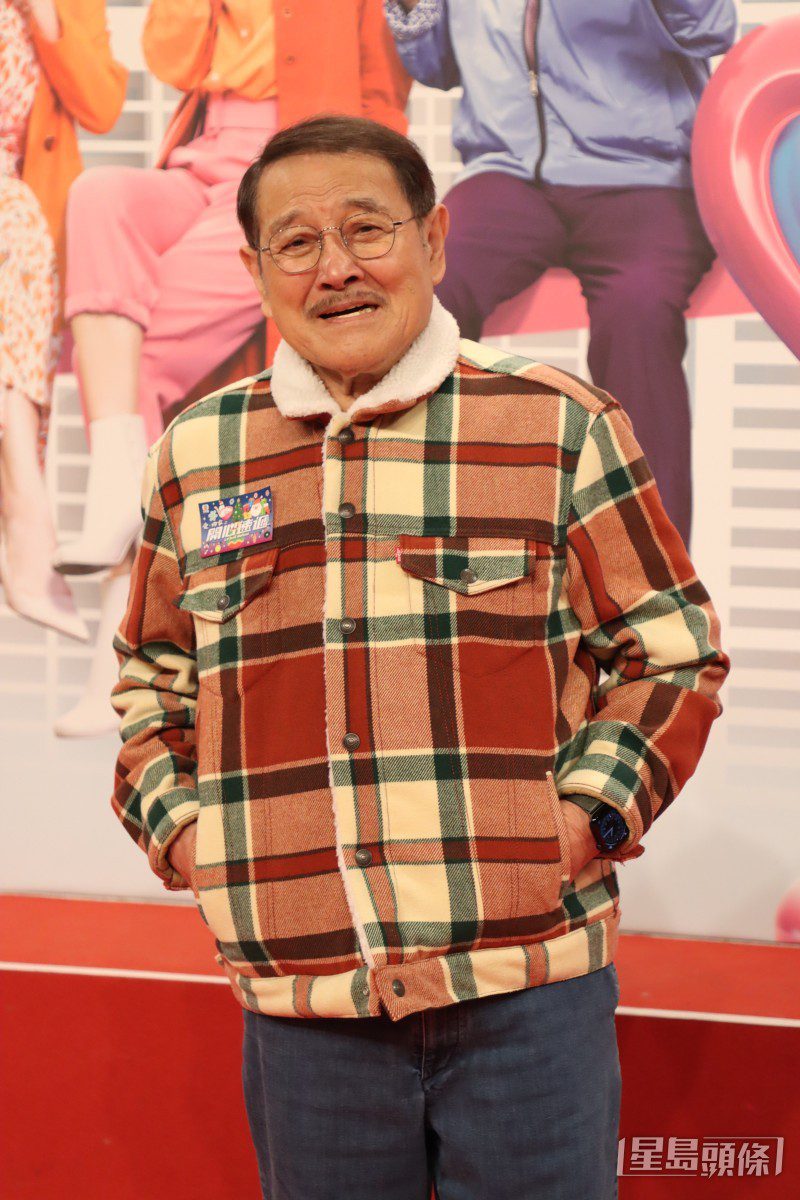 劉丹被問到劉愷威會否帶女友李曉峰回家吃飯時回應:「無,我都不知他有無女朋友。」
