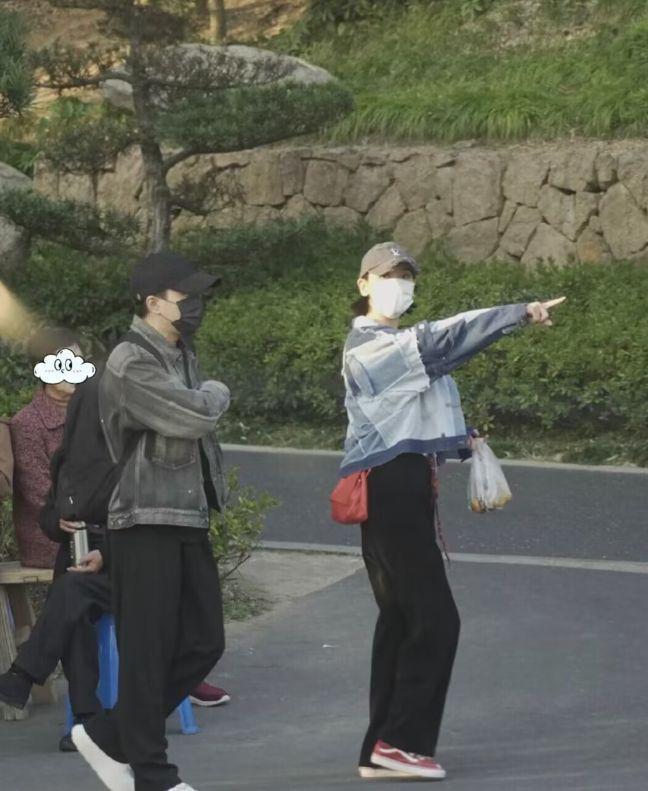 劉愷威與李曉峰曾被網民偶遇拍拖。