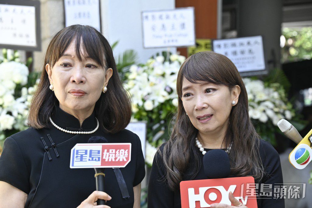 陳美齡與二姐陳曦齡一同為母親辦理後事。