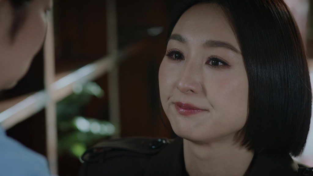 深知女兒在外受委屈的芬姨，見女兒不願多說，便沒有追問。