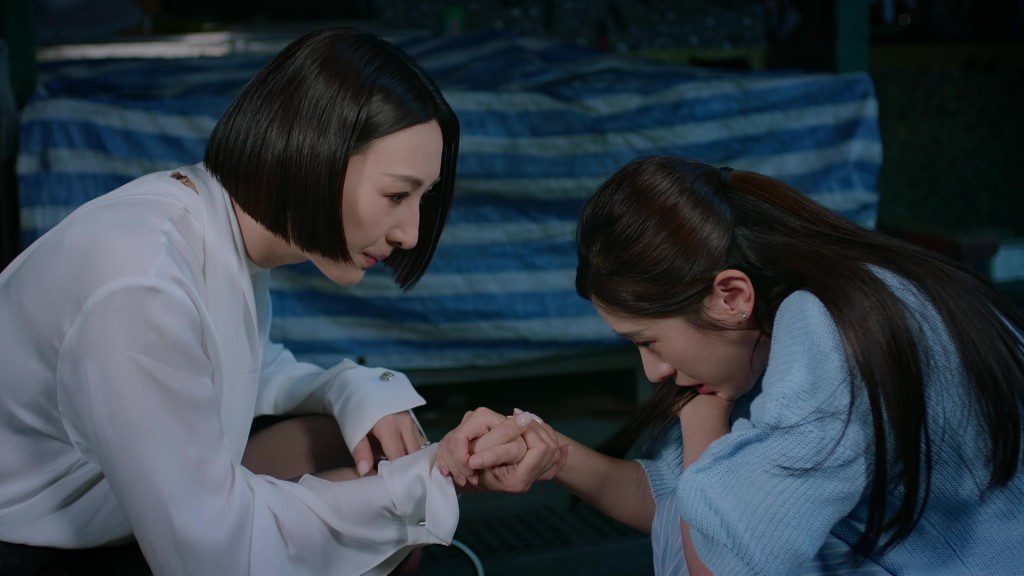 麗欣因過於痛苦激動而拒絕。