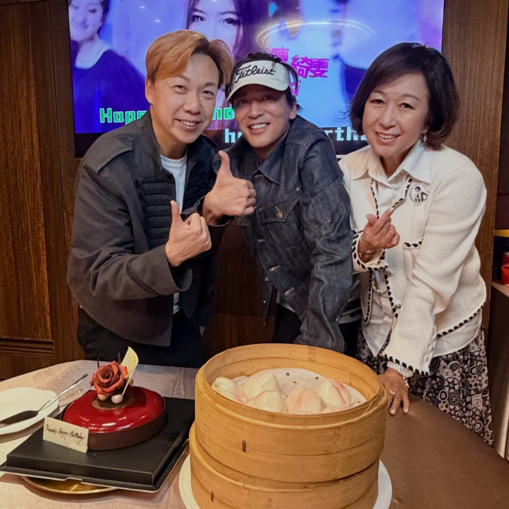 鄭紹康經常出席不同聚會。