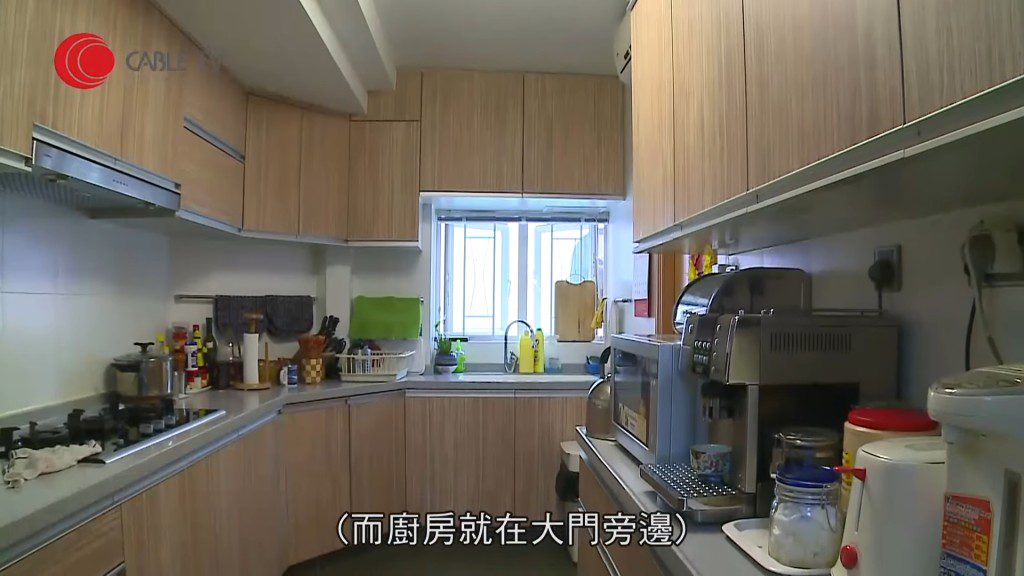 廚房的空間也相當大。