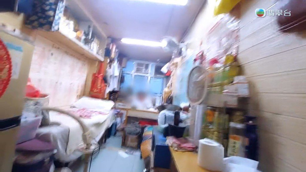 被指販賣病假紙的中醫診所,內部環境狹小如劏房。