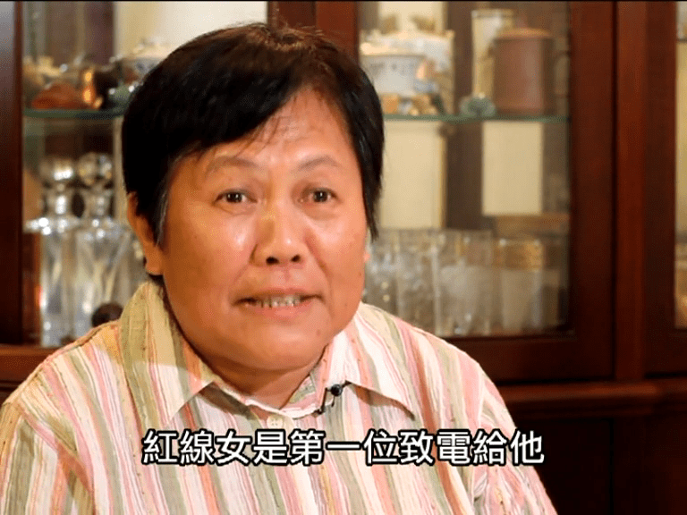 胞姊譚文玉指，羅文演出後興奮地告訴她，獲紅線女親自致電恭賀。
