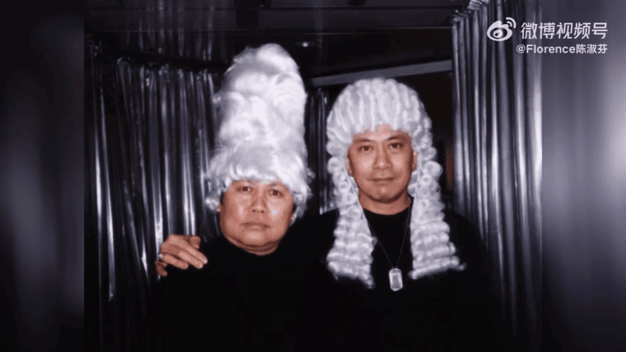 陳淑芬分享羅文（右）生前與胞姊譚文玉，找設計師陳華國試舞台服的珍貴照片。