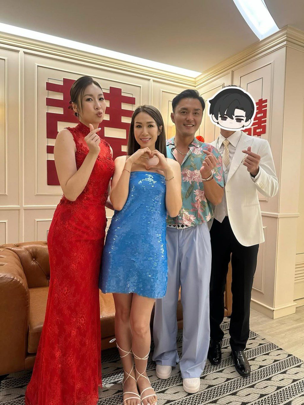 莊思敏換上了一套中式禮服。