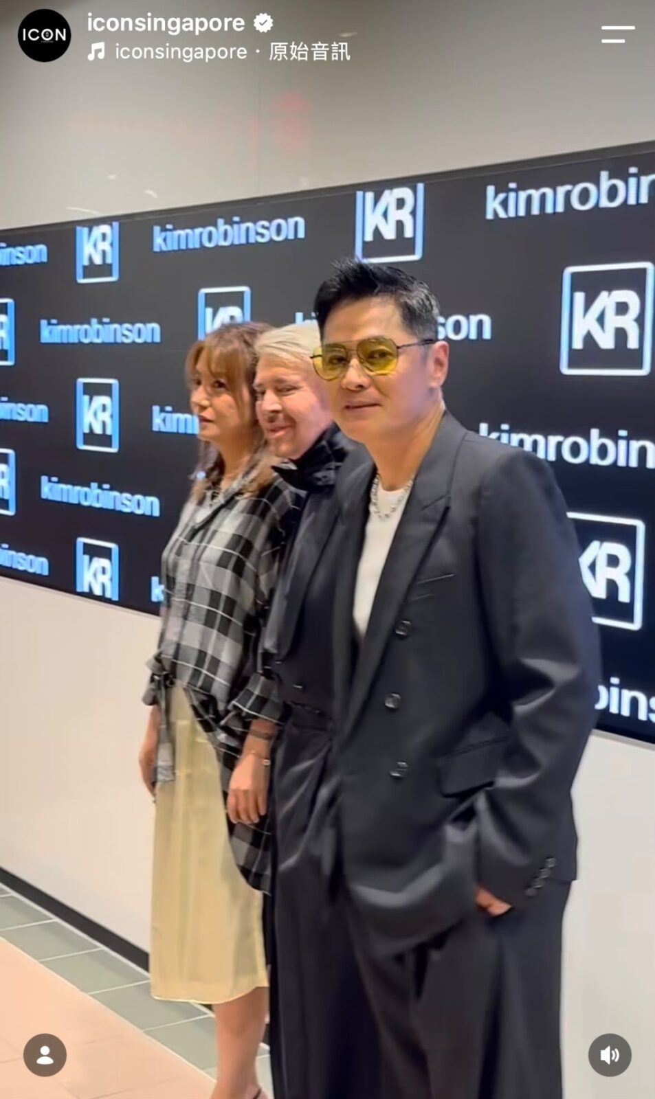 趙薇與Kim Robinson、李南星一同接受傳媒訪問。