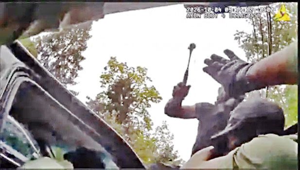 阿馬多爾涉嫌持鎚襲擊ICE幹員。 新州聯邦檢察官辦公室