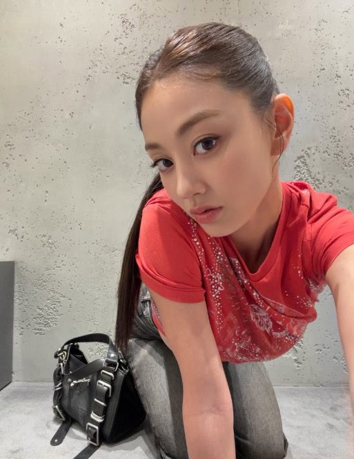 早在今年7月,便已有關於志效可能離開JYP的傳聞。
