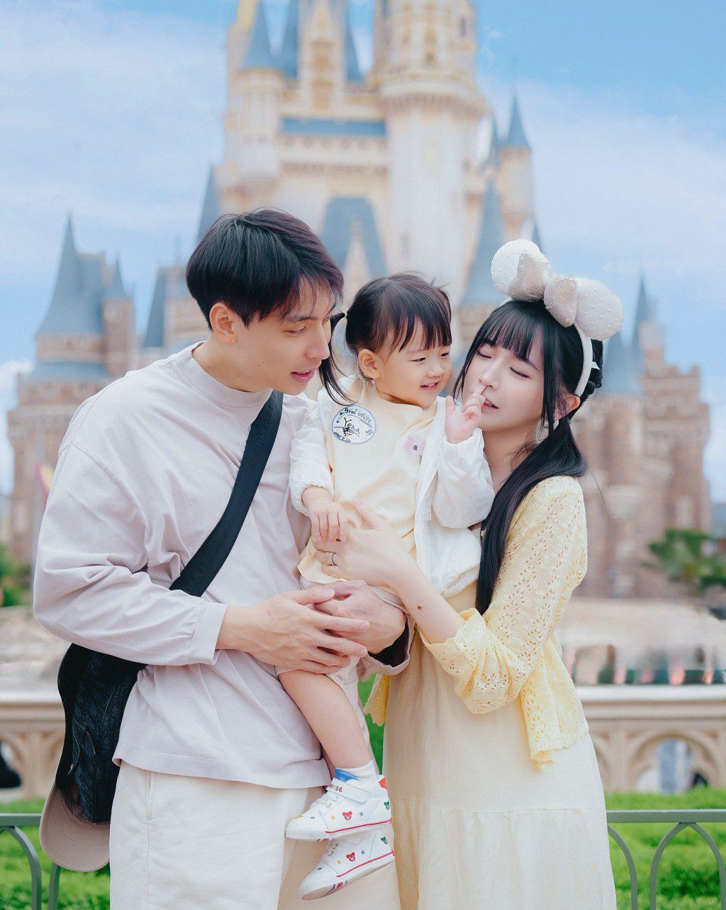 陳語謙結婚時可謂雙喜臨門。