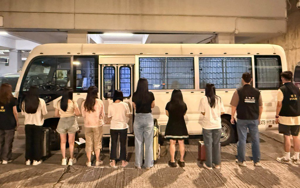 荃灣警聯同入境處掃黃 拘捕7名涉嫌違反逗留條件內地女子