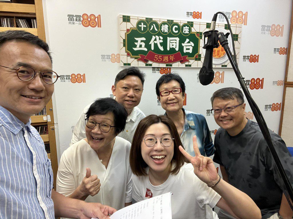 馮志豐有時真的覺得,長時間做電台這份工作可以令人長春不老。