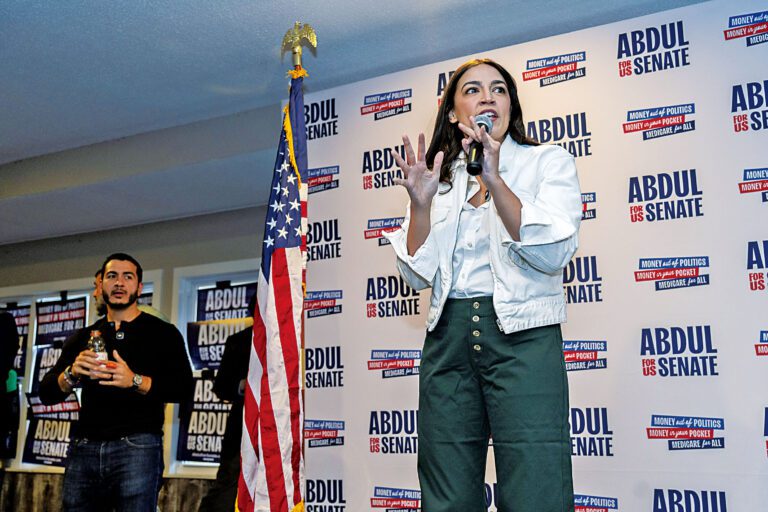 AOC正呼籲其支持者動員紐約市多達8萬名「不活躍」選民。 Zbigniew Bzdak /紐約時報