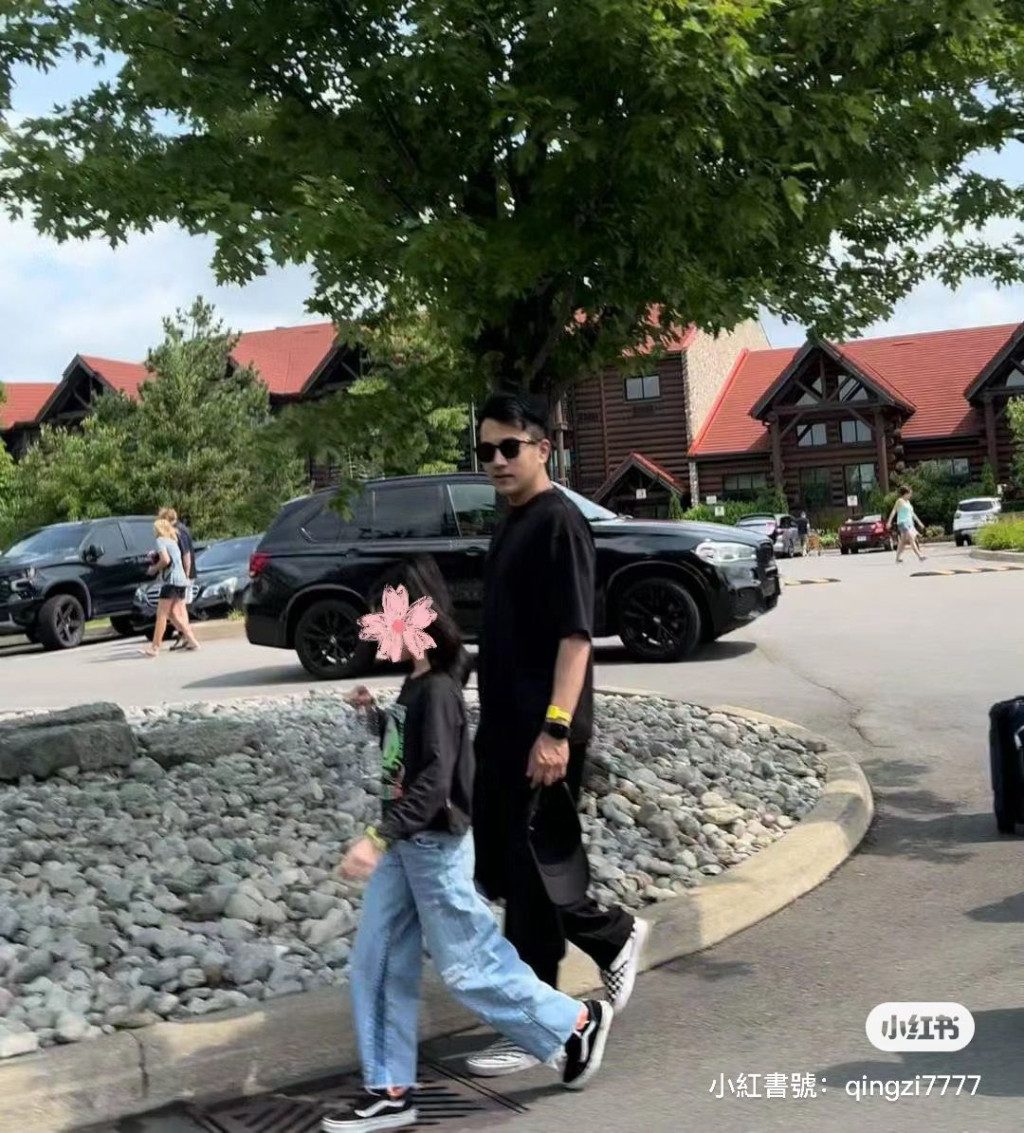早前有網民在加拿大捕獲劉愷威同女，女兒已長大不少變美少女。
