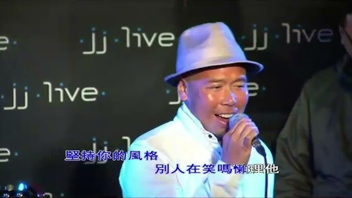 雖然身為公司高層，但顏福偉內心一直懷有歌手夢。