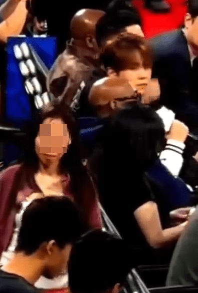 姜濤之後再次望向該名女子。