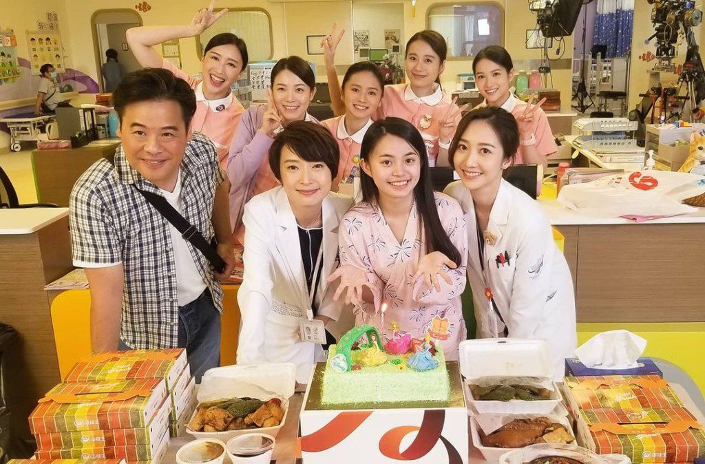 劇組曾為黃可盈慶祝17歲生日。