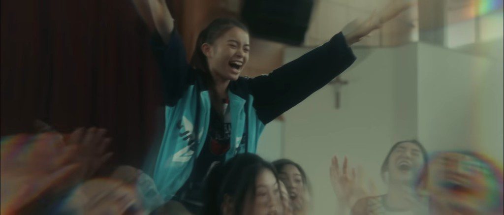 黃可盈有份演出MIRROR成員Edan新歌《ChatMrE》的MV。