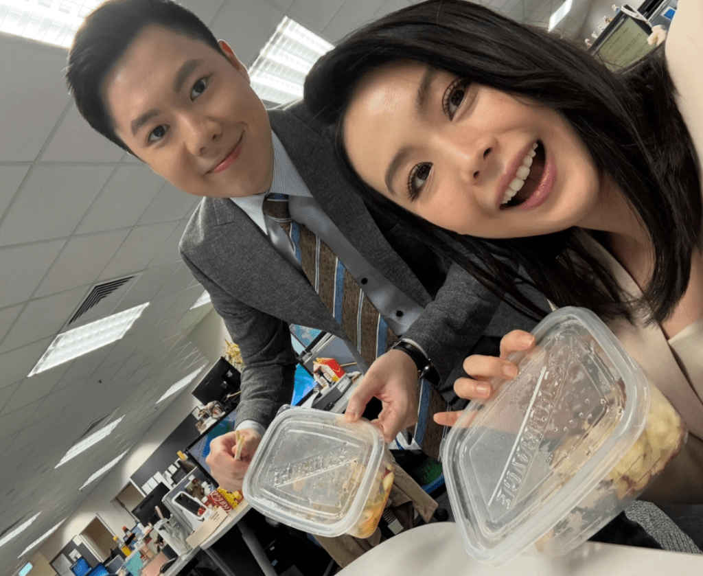 林婷婷與李天耀在新聞部只有大約15分鐘的用膳時間。