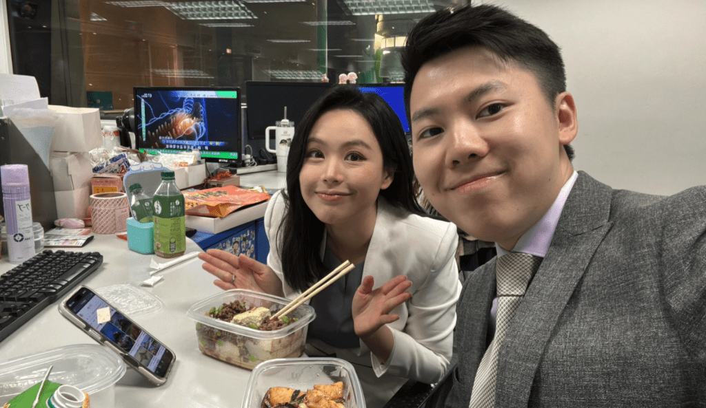 林婷婷近日在小紅書上傳了與丈夫在新聞部一同用餐的合照。