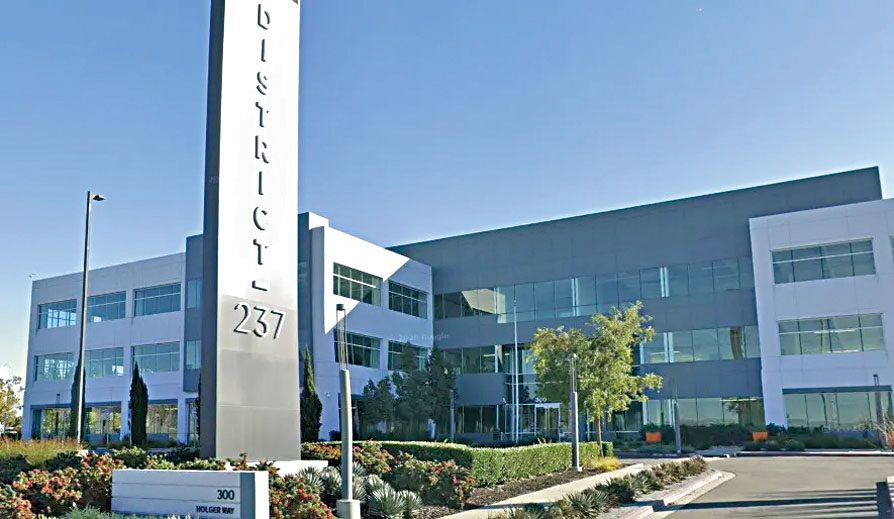 聖荷西市議會批准在Holger Way 300號辦公大樓營運數據中心。谷歌街景