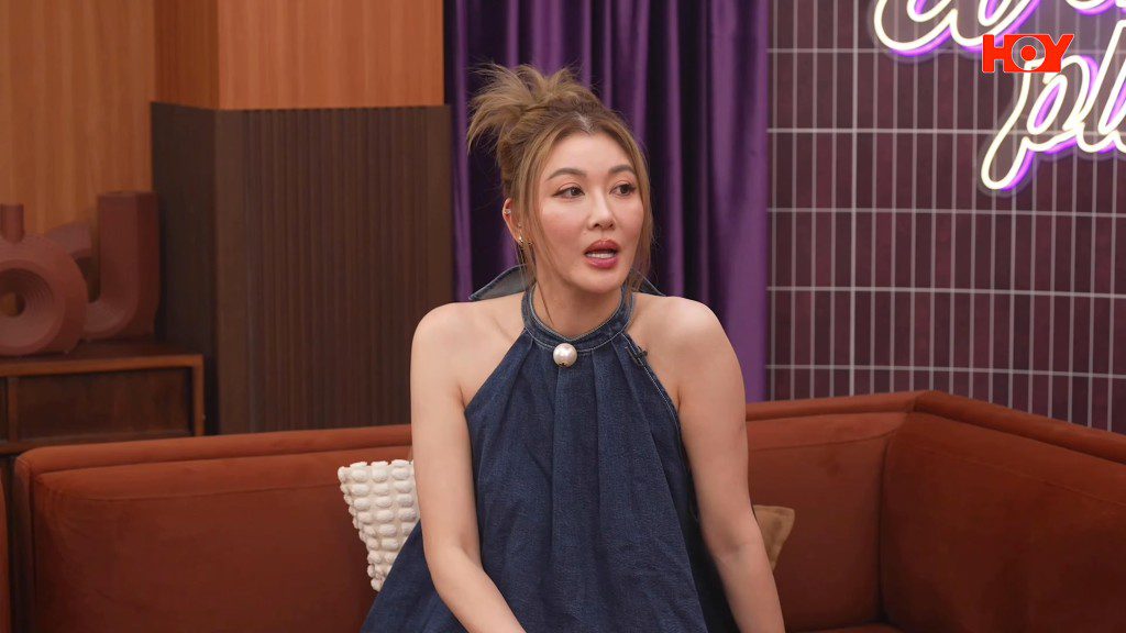 伍詠薇與廿四味成員李凱賢(Brian)主持的HOY TV節目《九運會客室2》,最新一集嘉賓為李彩華(Rain)。