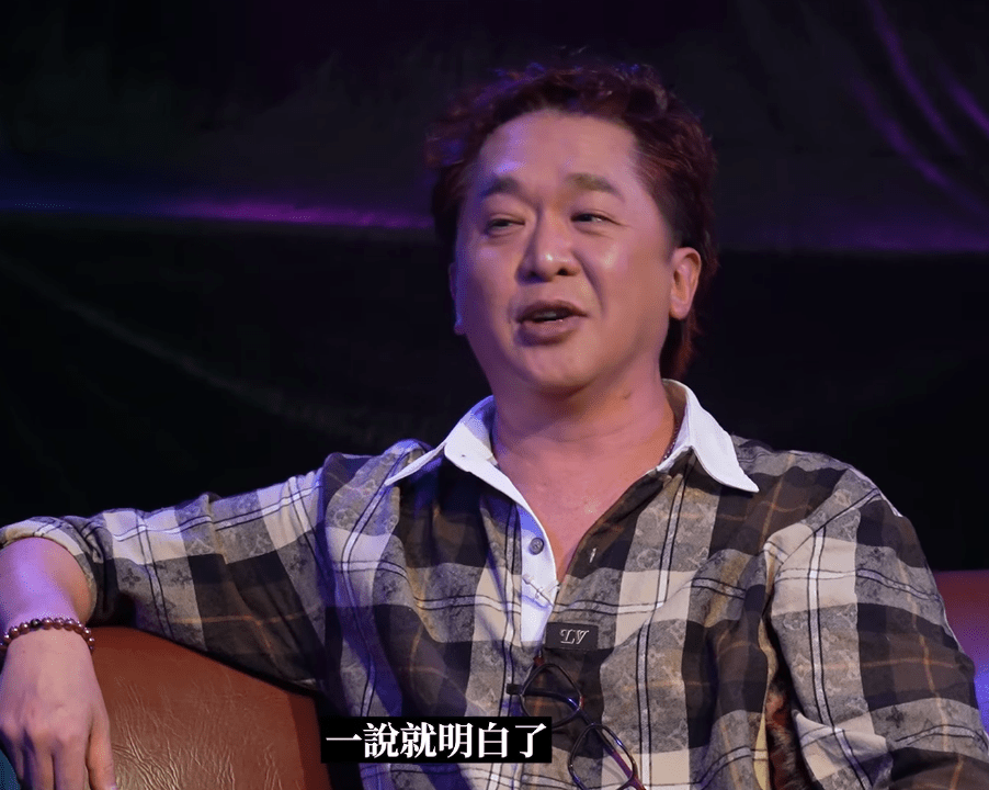 鄧兆尊不肯透露該女星姓氏,認為「一講就知邊個」。